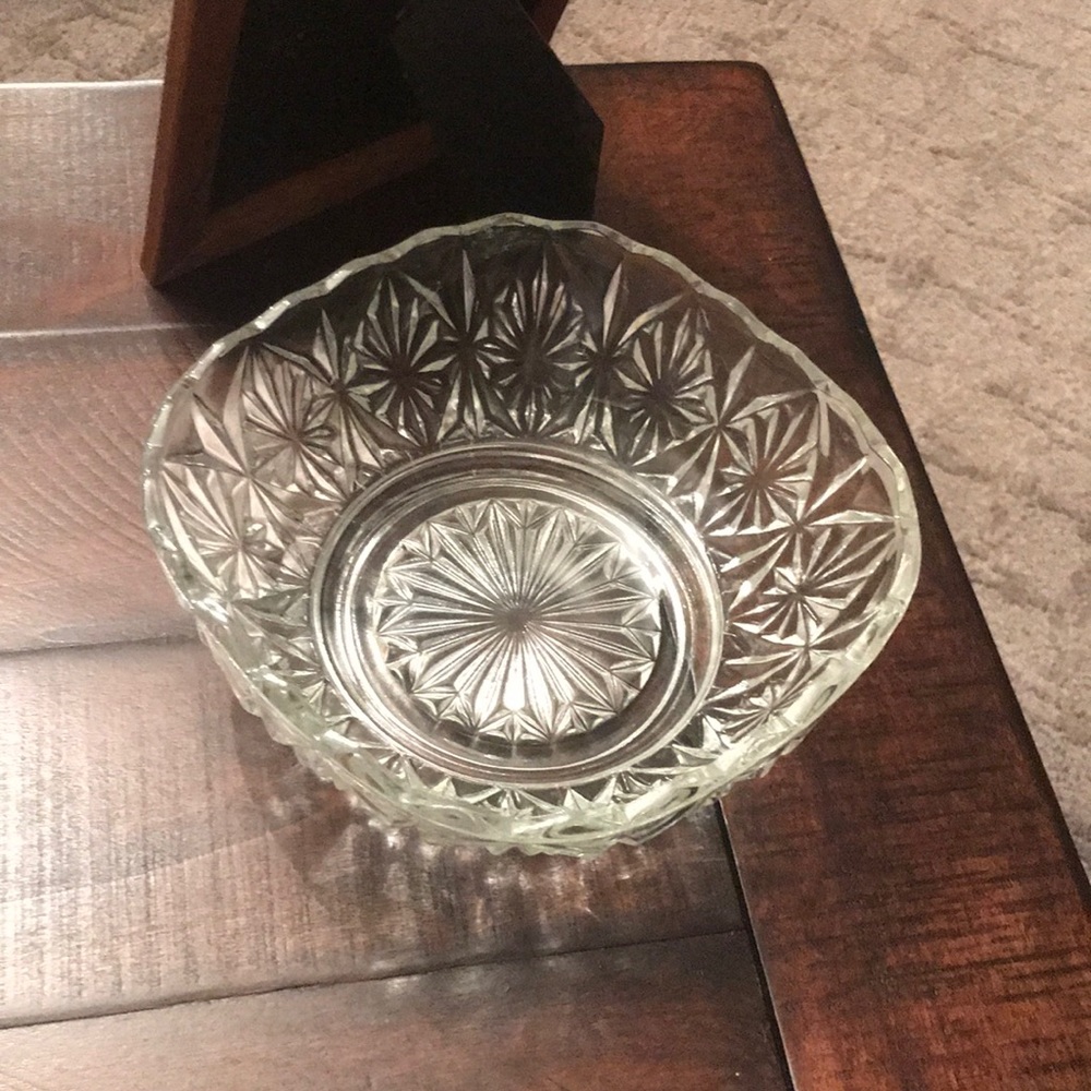 VINTAGE CUT GLASS SQUARE BOWL-BEAUTIFUL DESIGN
